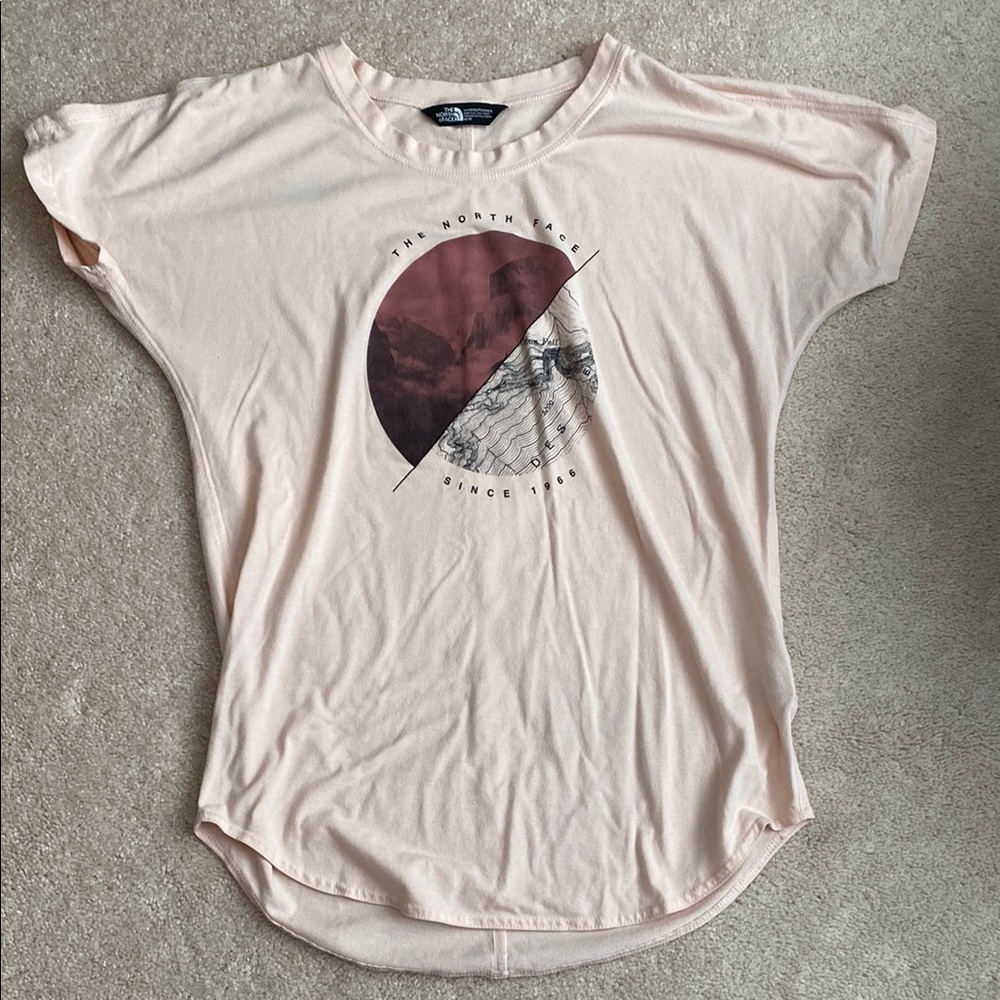 The North Face Women's Graphic Tee SZ M
